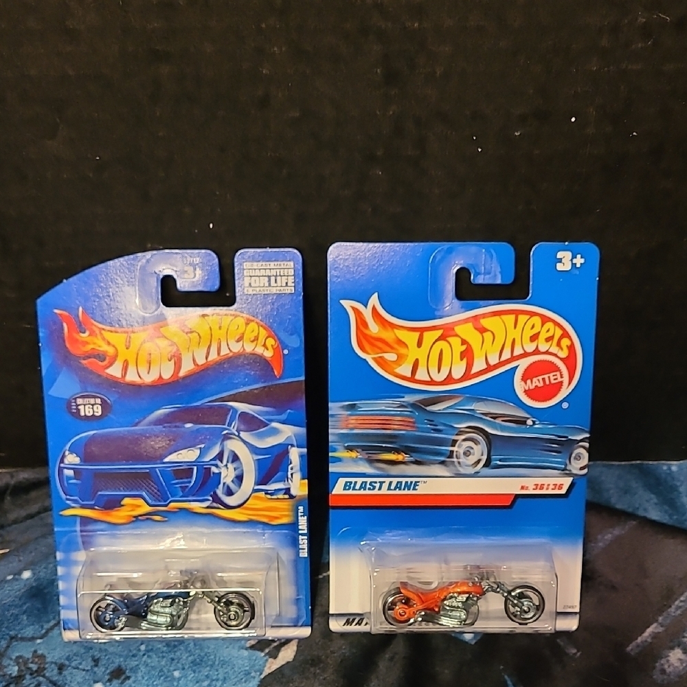 Blast Lane  HOT WHEELS Motorcycle Toy  LOT Blue and Orange